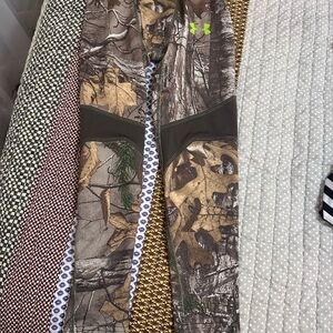 Kids Under Armour Camo Leggings Cold Gear with Scent Control